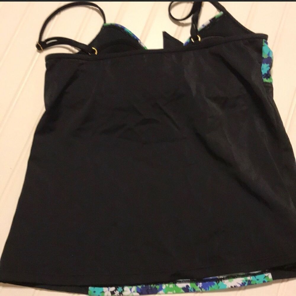 A Shore Fit Size 8 Swim Top Separate - Picture 3 of 5